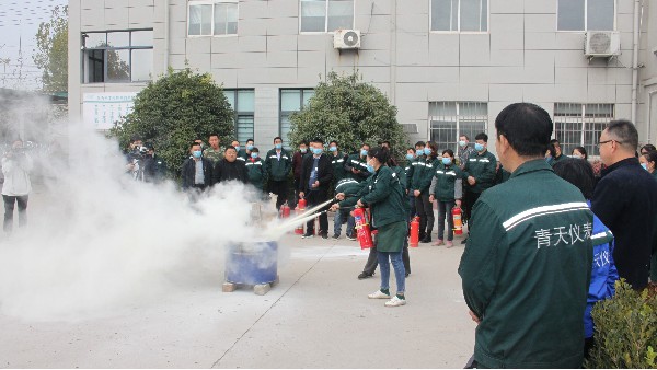 世界杯网址大全_世界杯shijiebei(中国)加强安全意识，全体员工进行消防演练